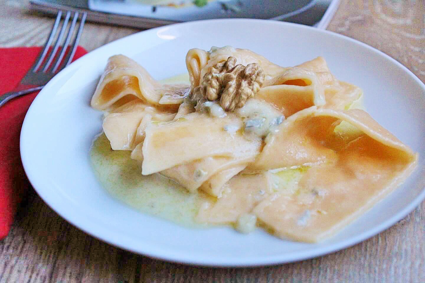 Pappardelle rosa al gorgonzola e noci