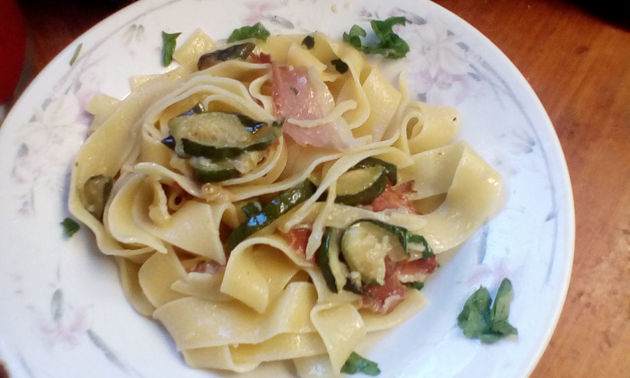 Pappardelle speck e zucchine