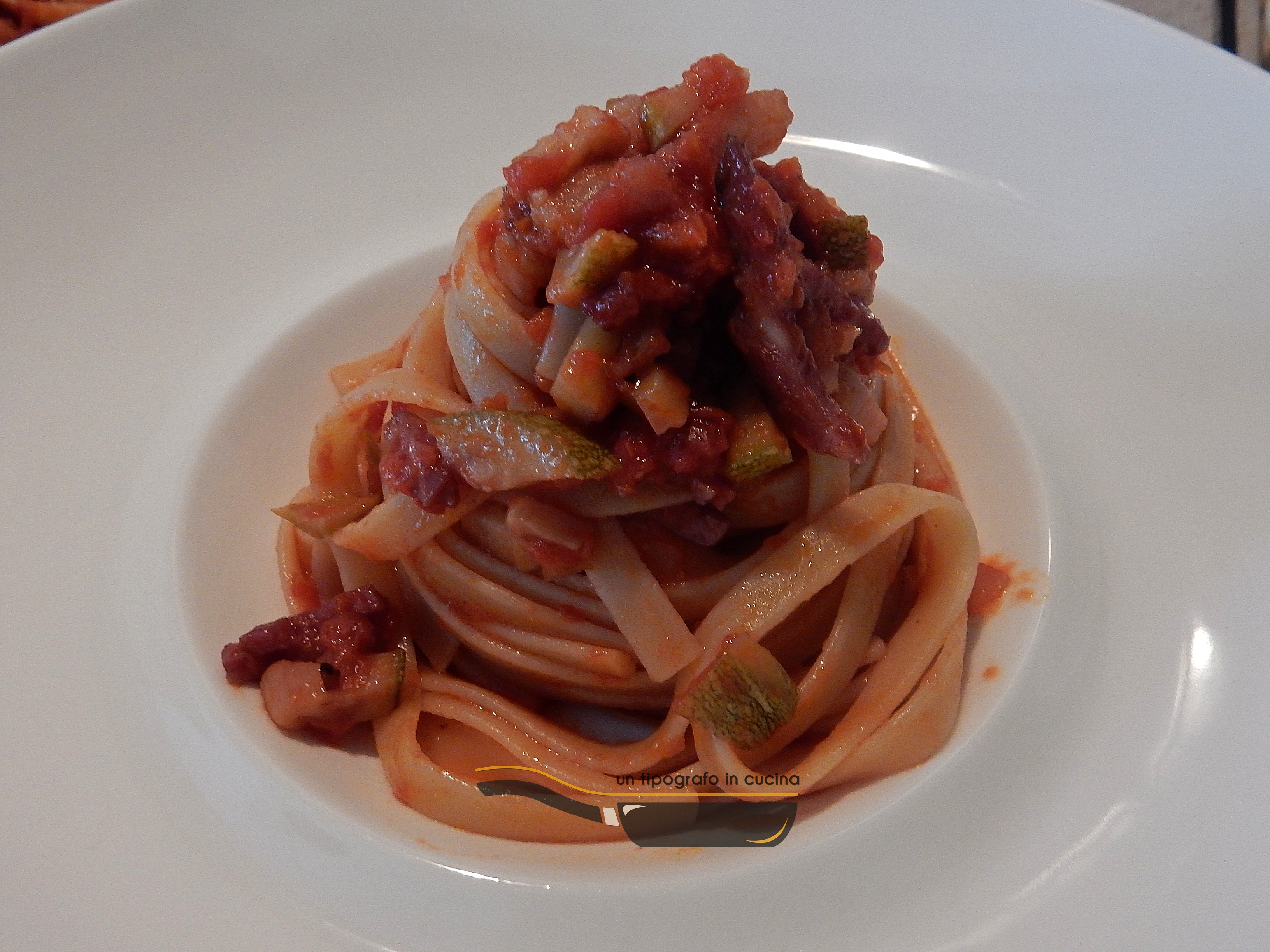 Pappardelle speck, zucchine e pomodoro…