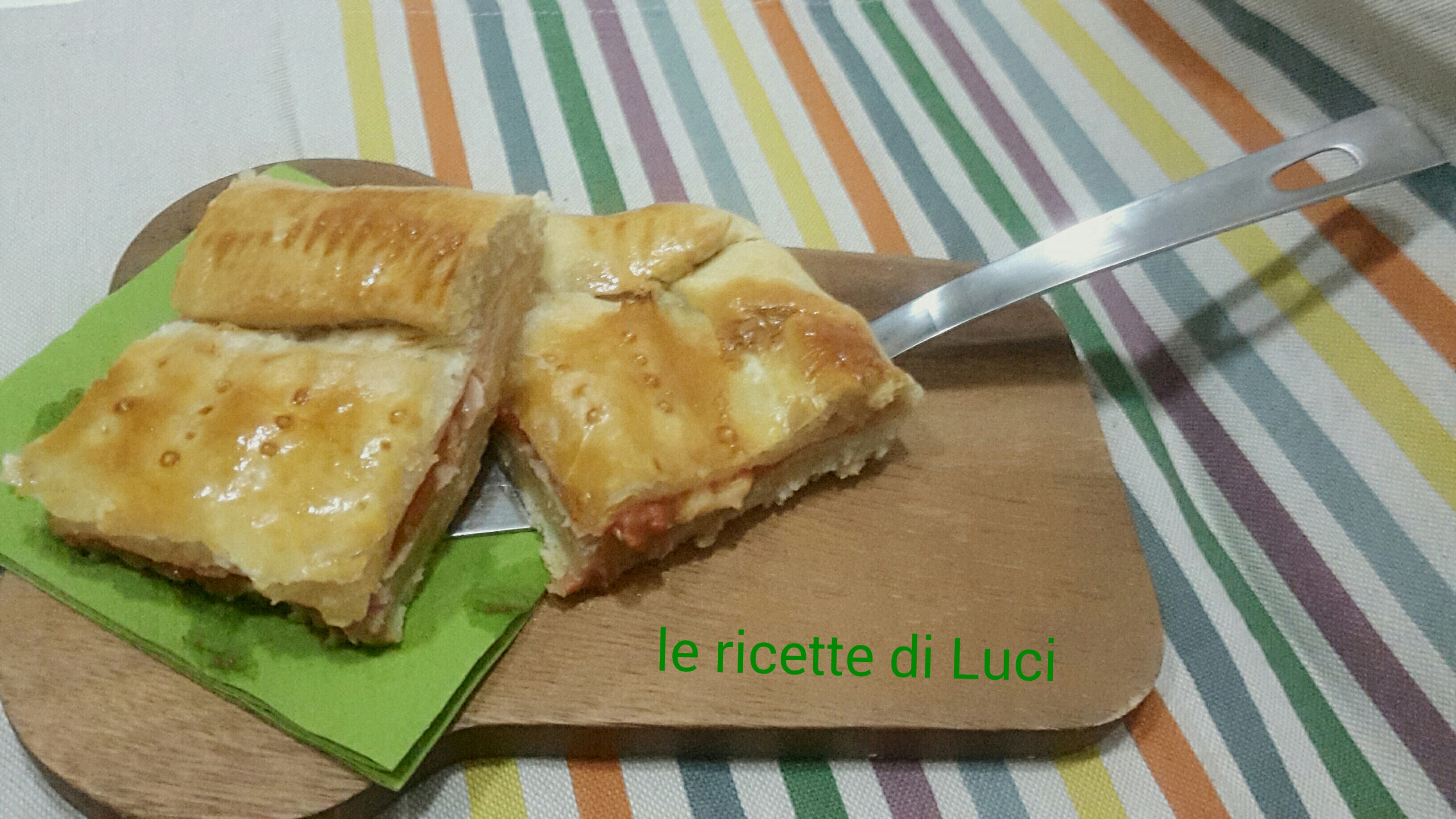 Parigina napoletana, focaccia salata napoletana saporitissima