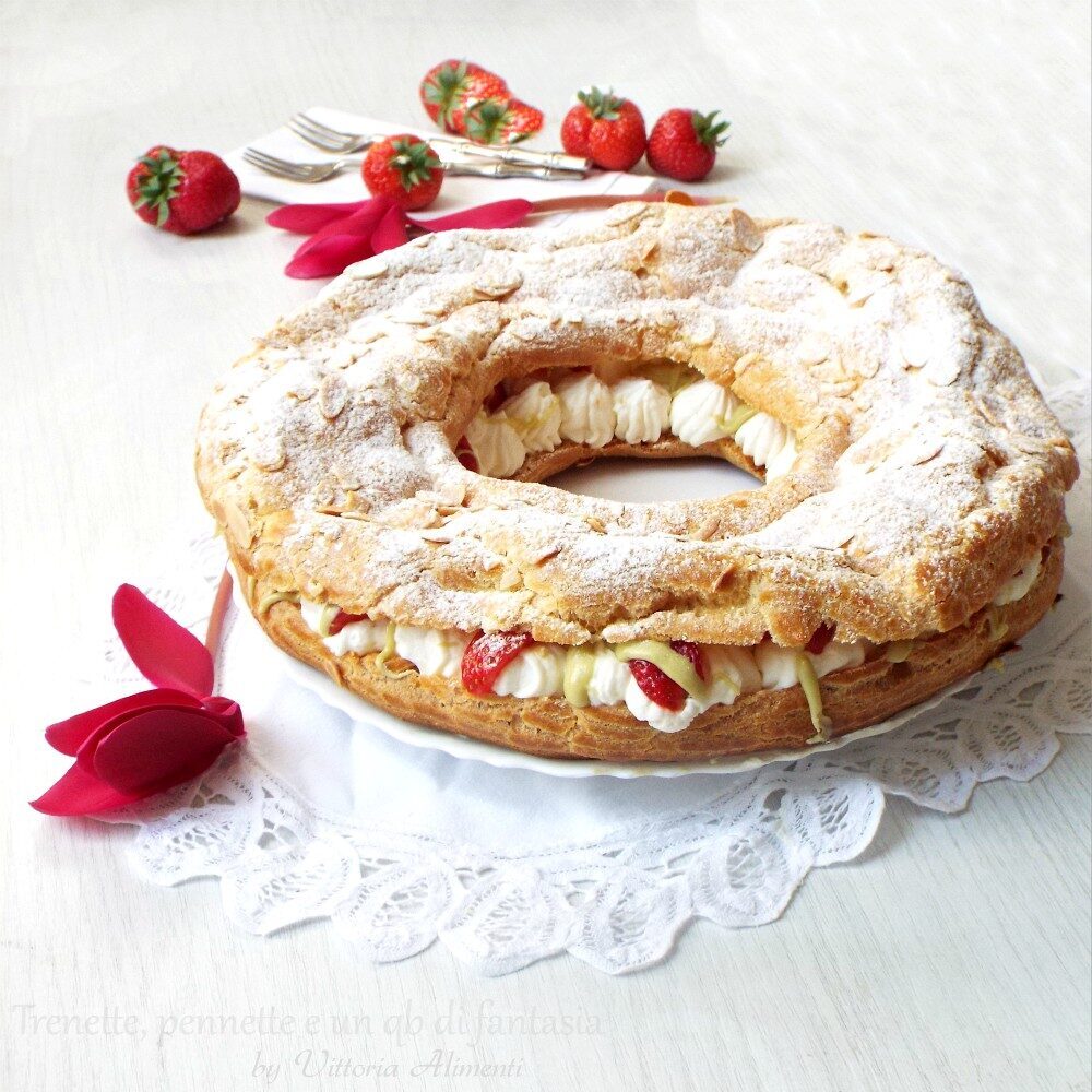 Paris-brest con crema di latte e fragole