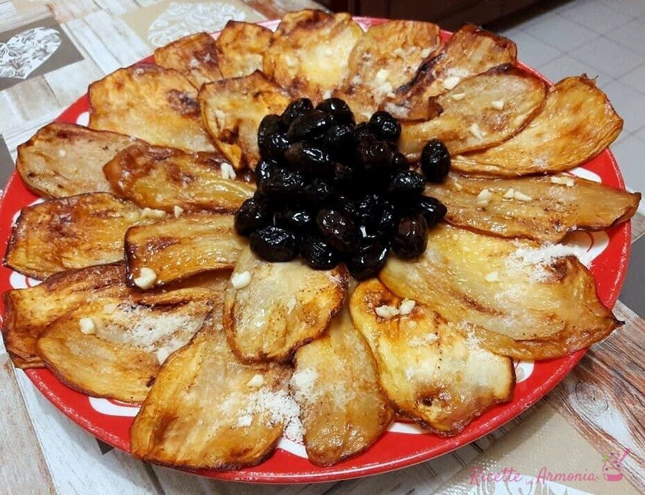 Parmigiana bianca e olive fritte