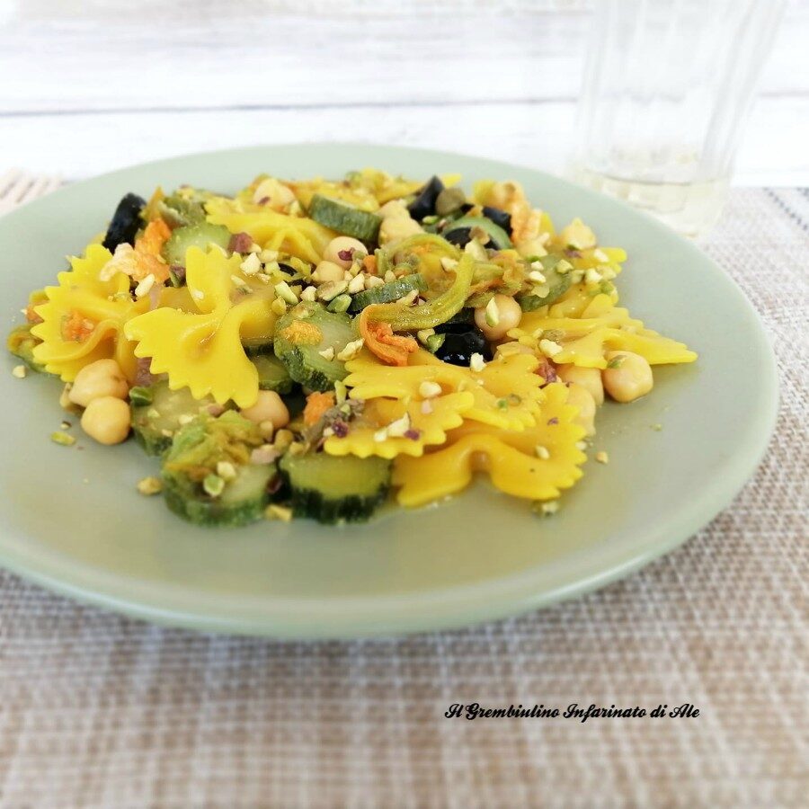 Pasta ai fiori di zucca e pistacchi