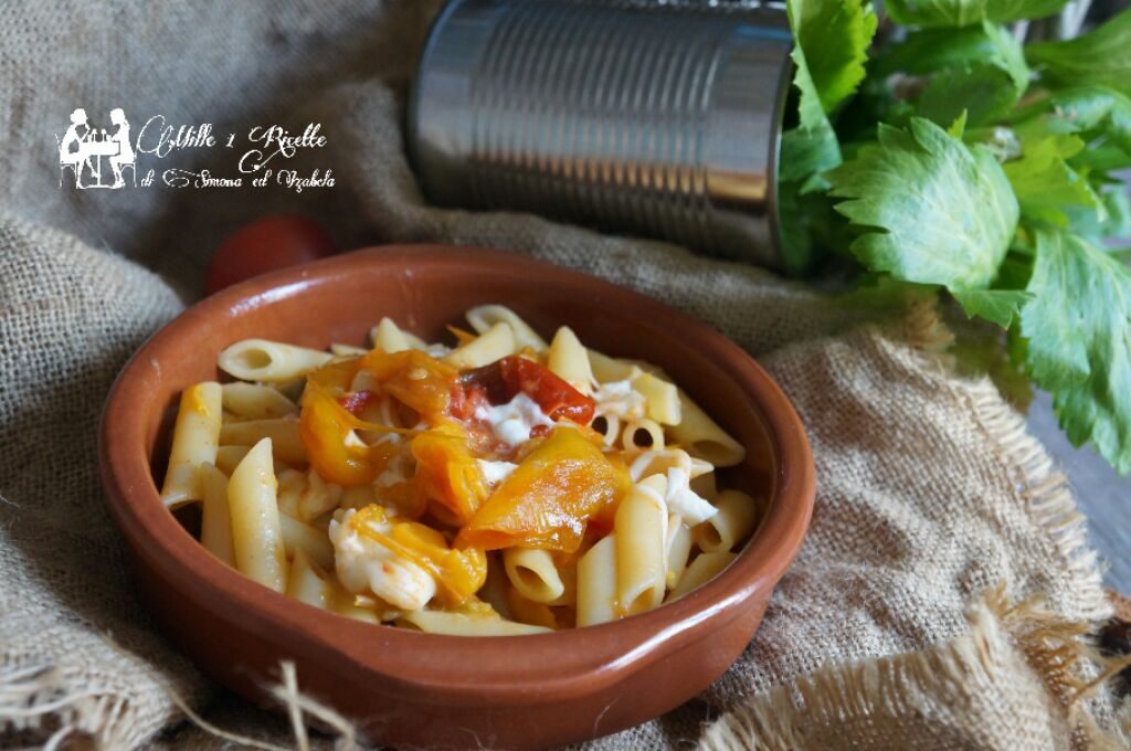 Pasta ai peperoni e mozzarella