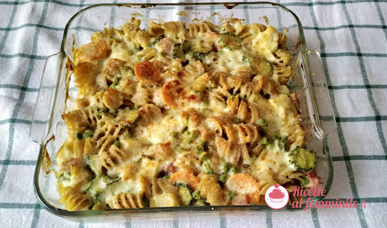 Pasta al forno bianca con verdure