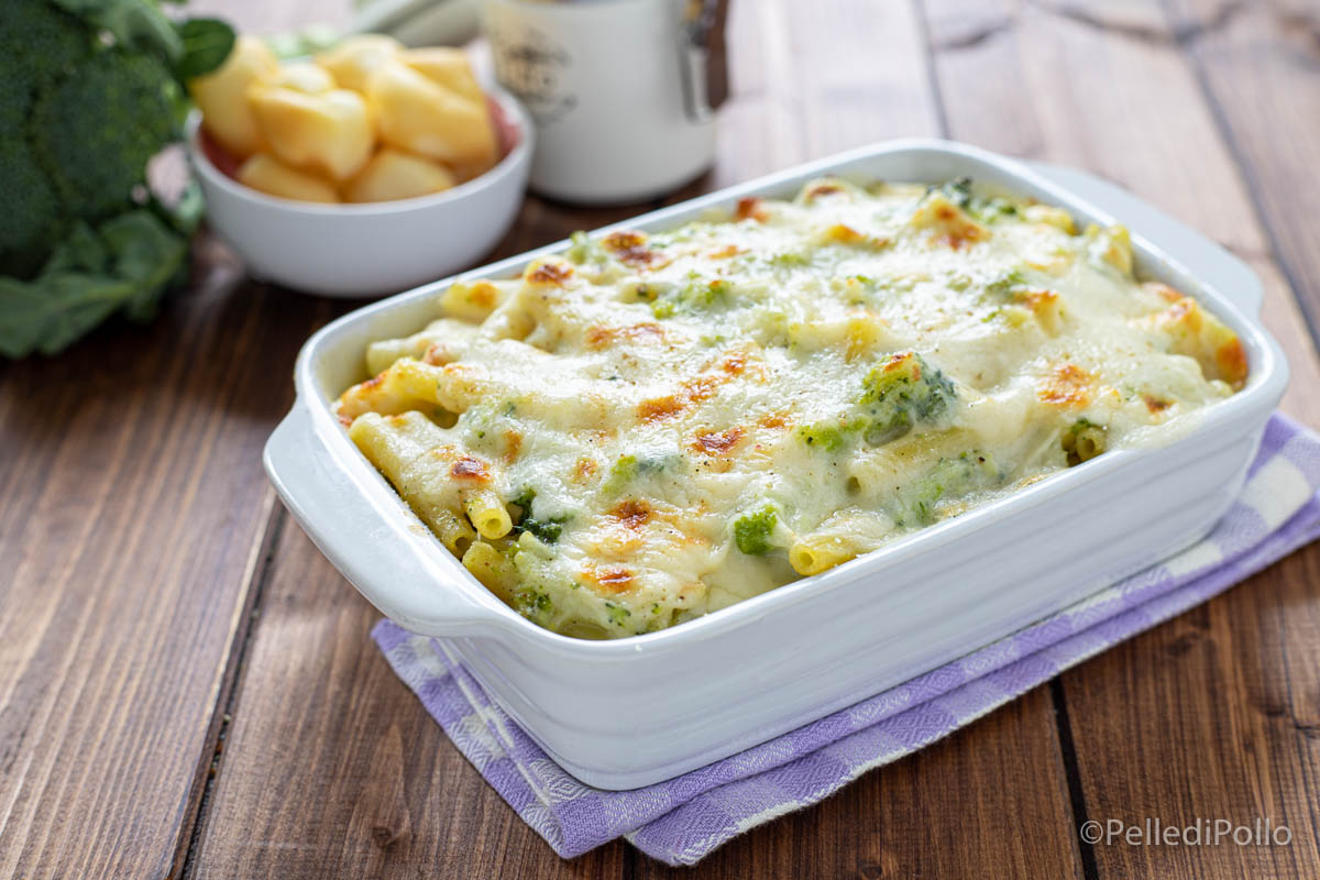 Pasta al forno con broccoli e scamorza