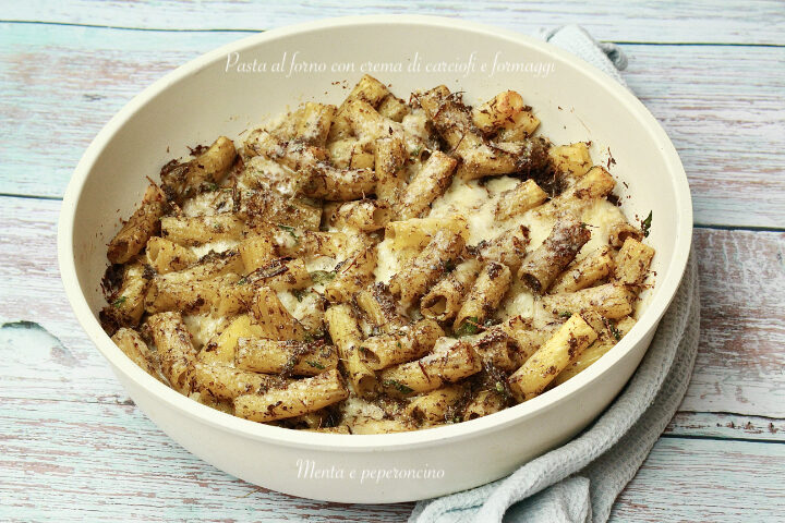 Pasta al forno con crema di carciofi e formaggi