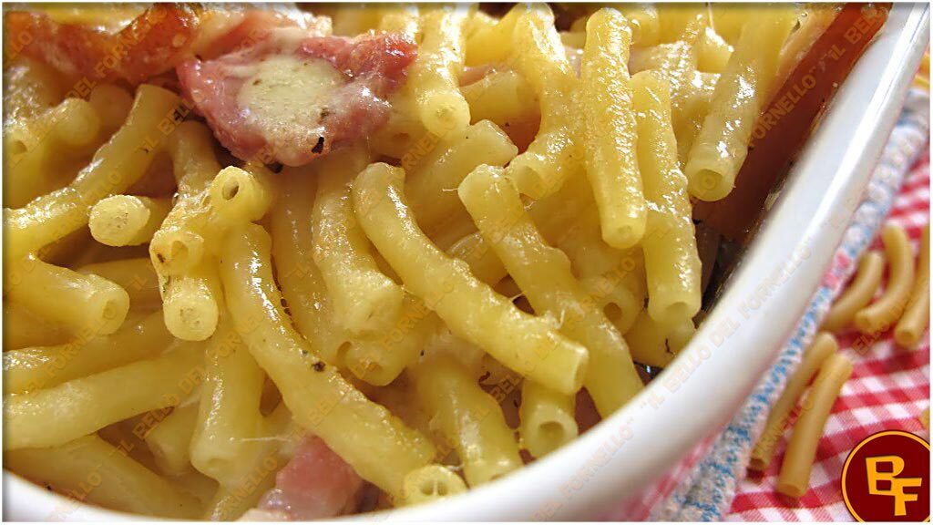Pasta al forno prosciutto e besciamella
