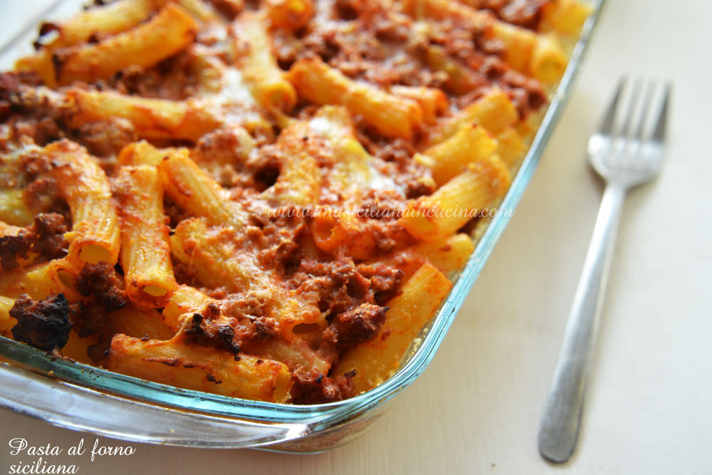 Pasta al forno siciliana con caciocavallo ragusano