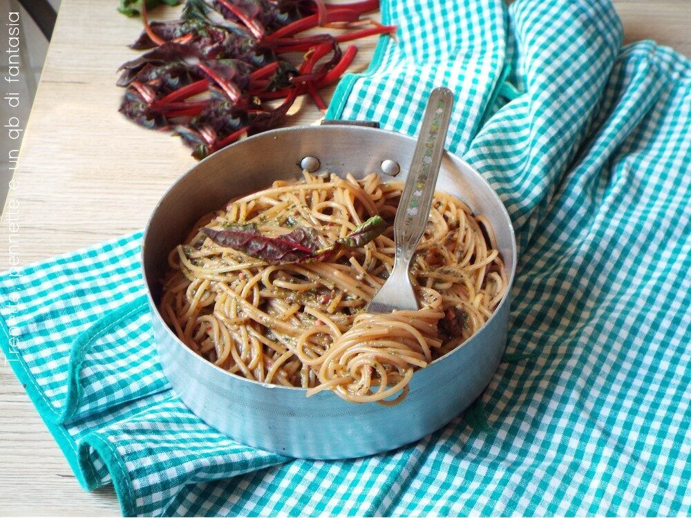 Pasta al pesto di bietole rosse