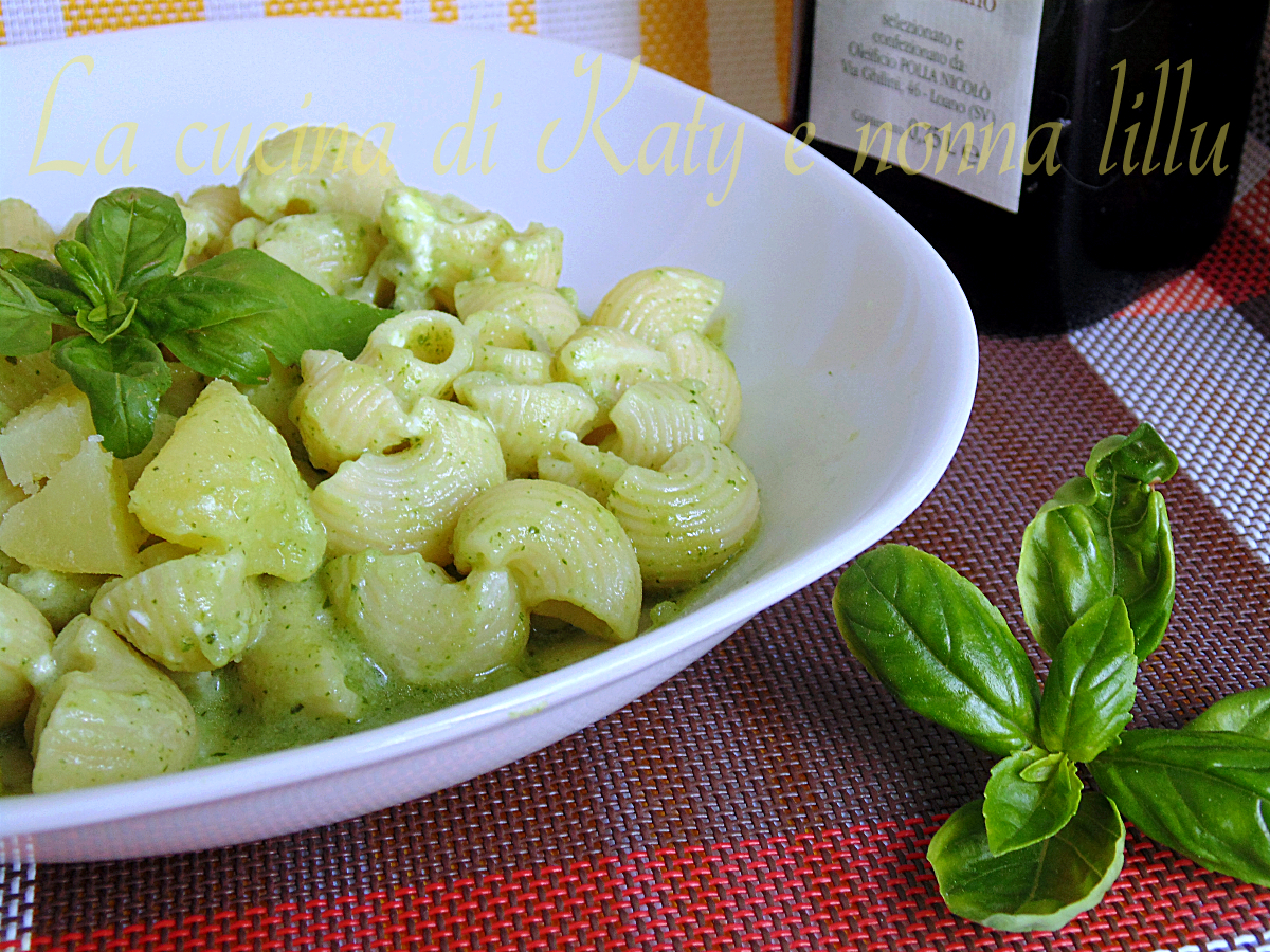 Pasta al pesto e patate