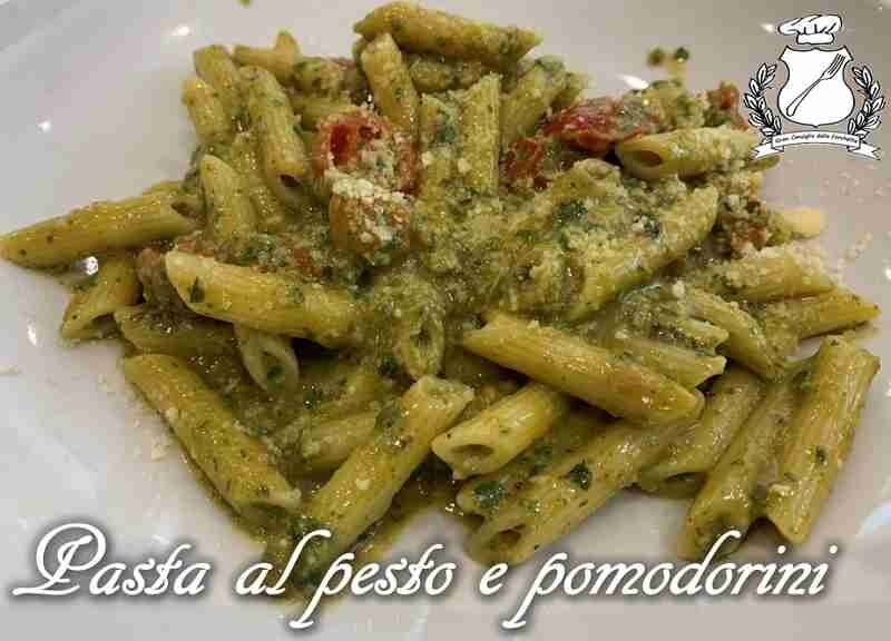 Pasta al pesto e pomodorini