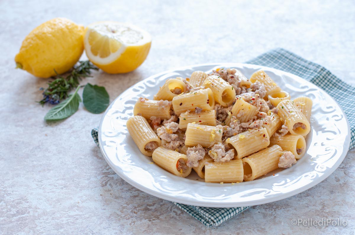 Pasta al ragù di carni bianche e limone