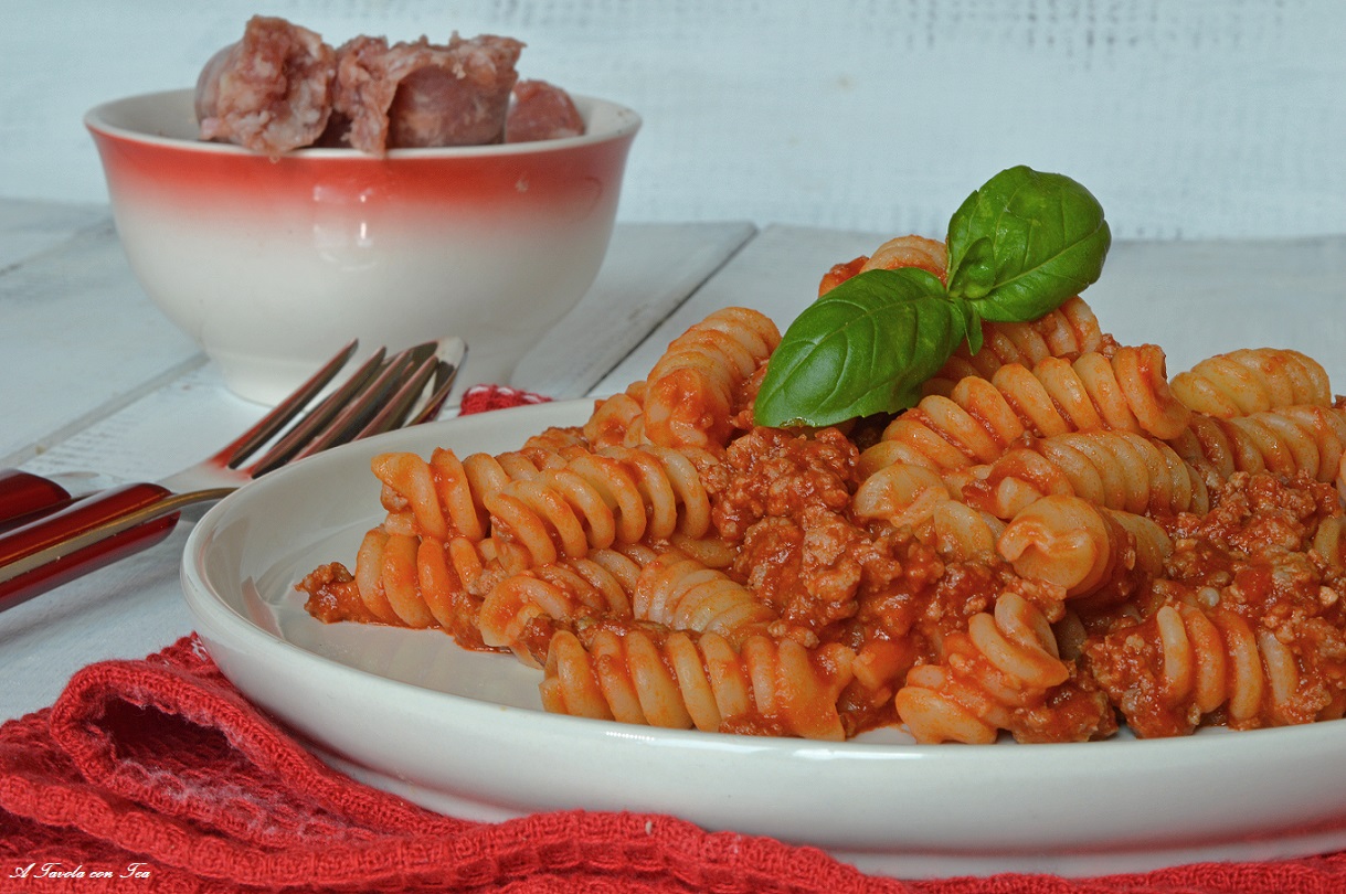 Pasta al ragù di salsiccia ricetta veloce