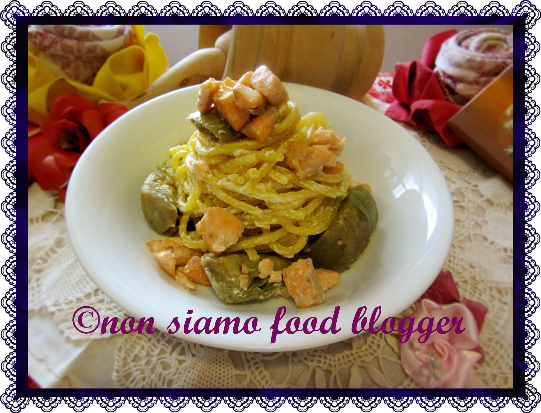 Pasta al salmone con carciofi e caprino