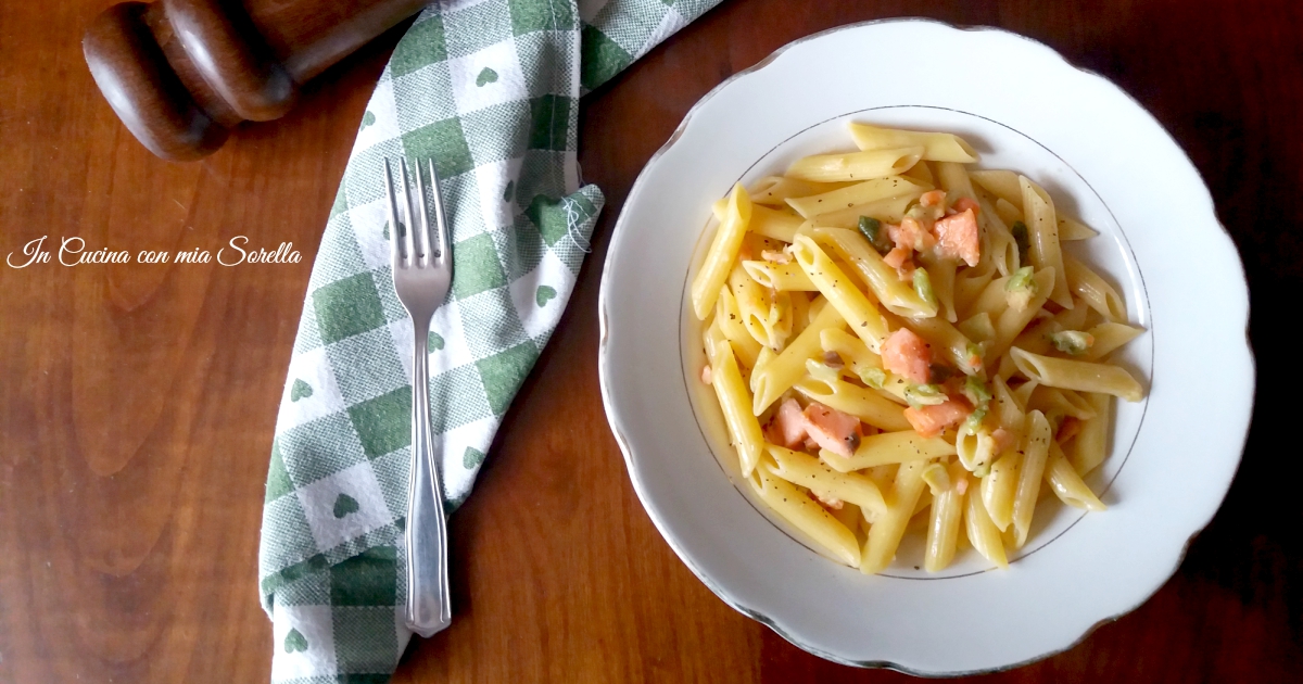 Pasta al salmone e zucchine