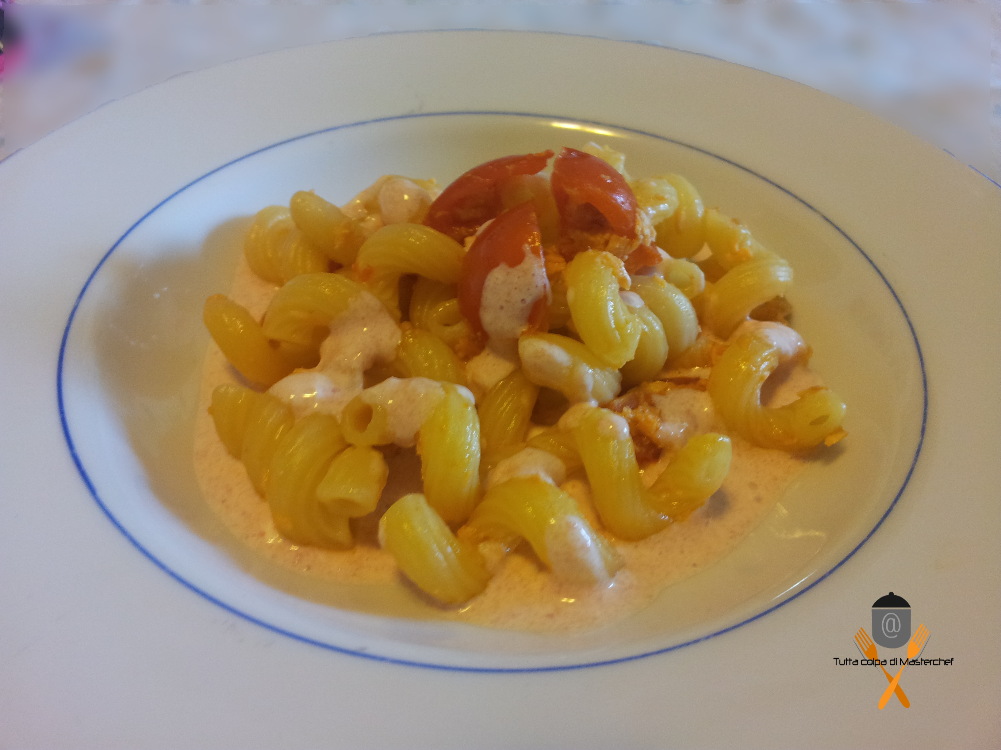 Pasta al salmone in salsa rosa