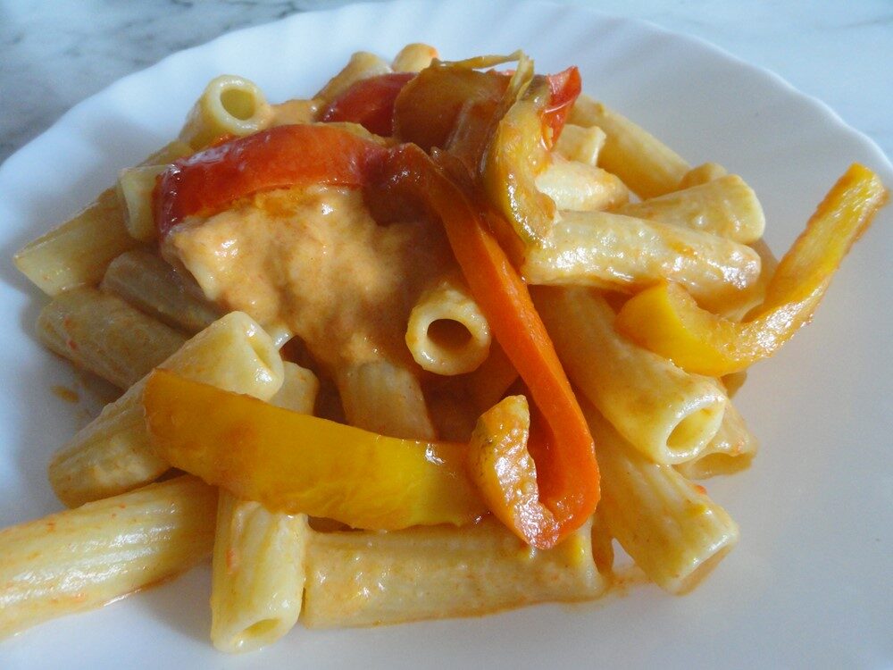 Pasta al sugo di peperoni