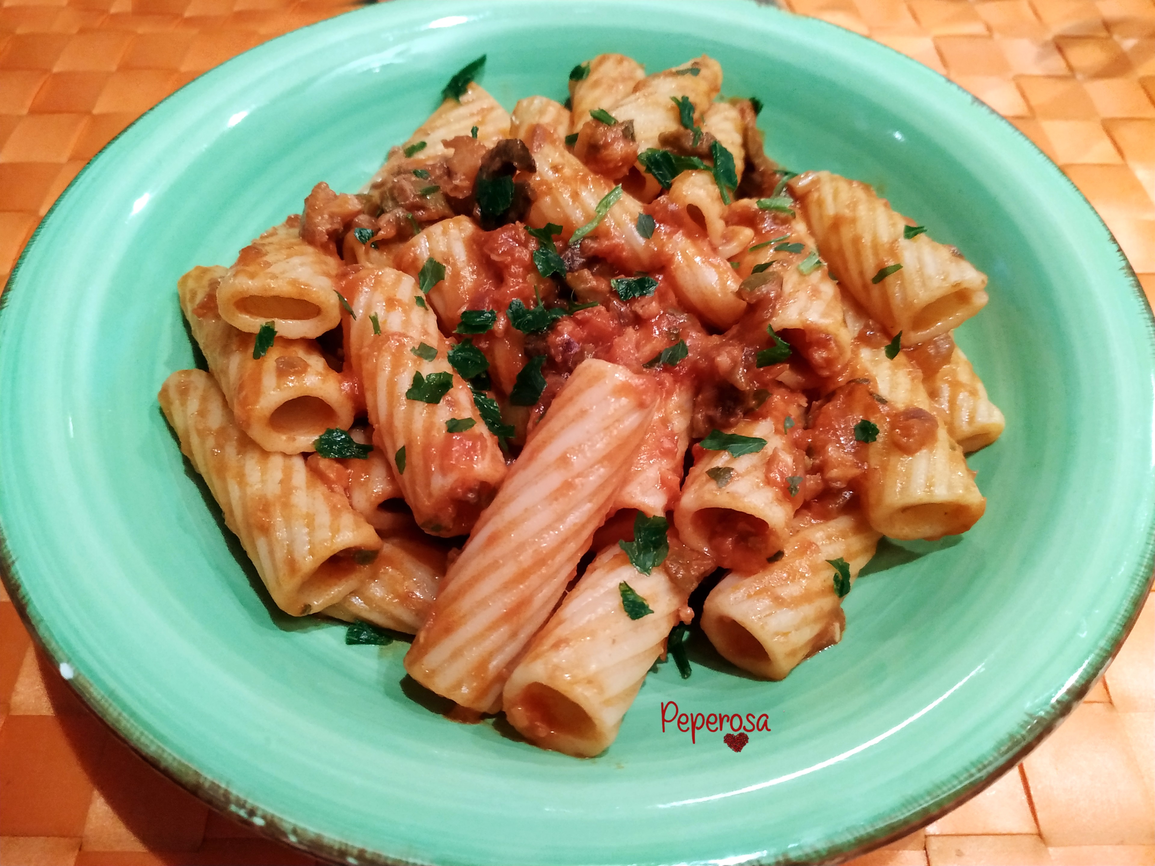 Pasta al sugo di pesce