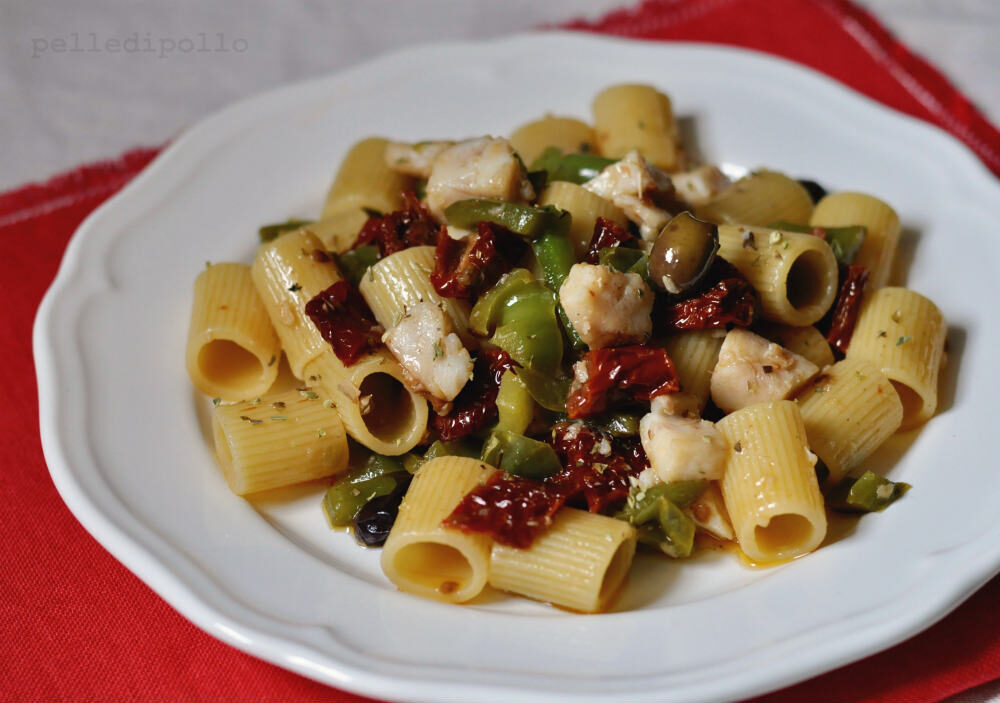 Pasta al sugo di pesce semplice