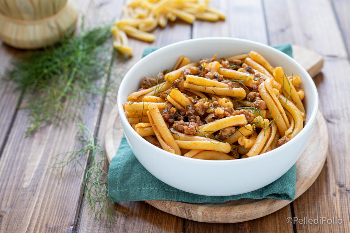 Pasta al sugo di salsiccia e finocchietto