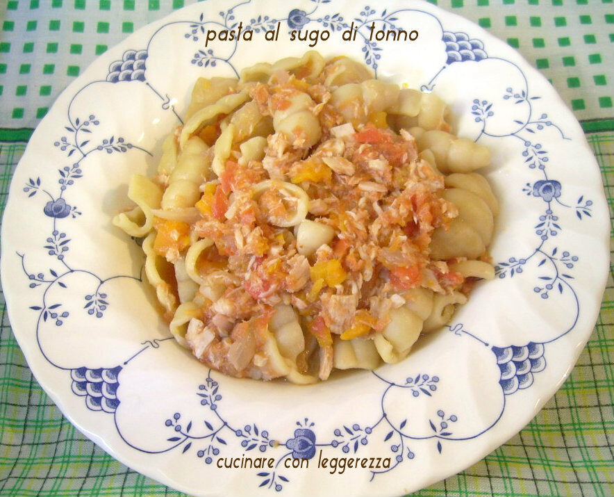 Pasta al sugo di tonno