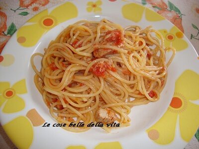 Pasta al sugo di tonno