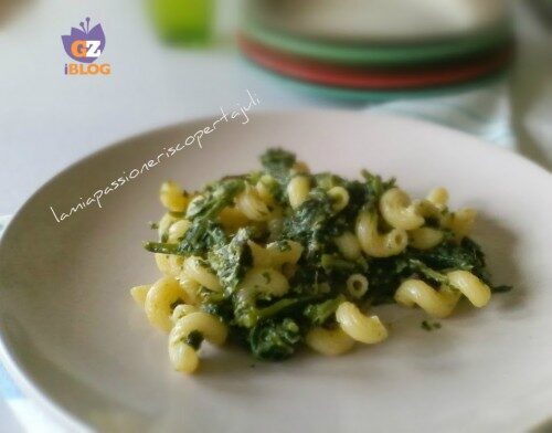 Pasta alla carbonara con borragine, vurranii