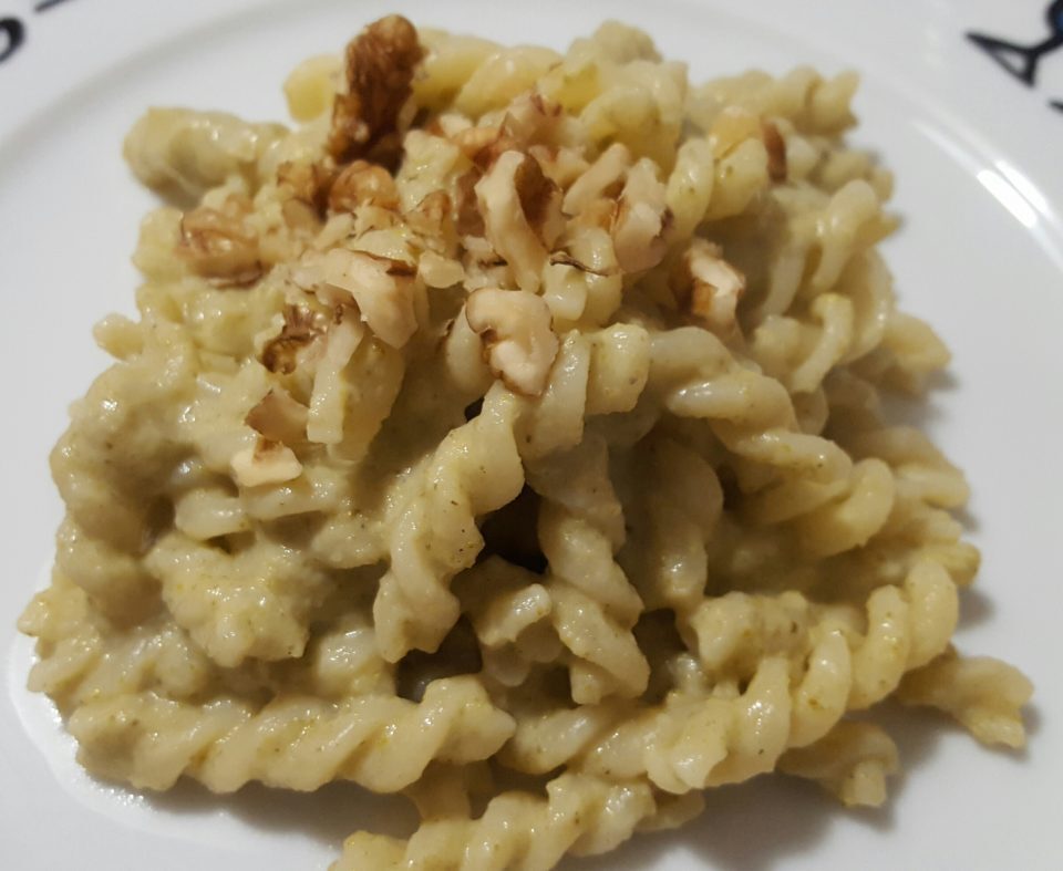 Pasta alla crema di broccoletto e noci