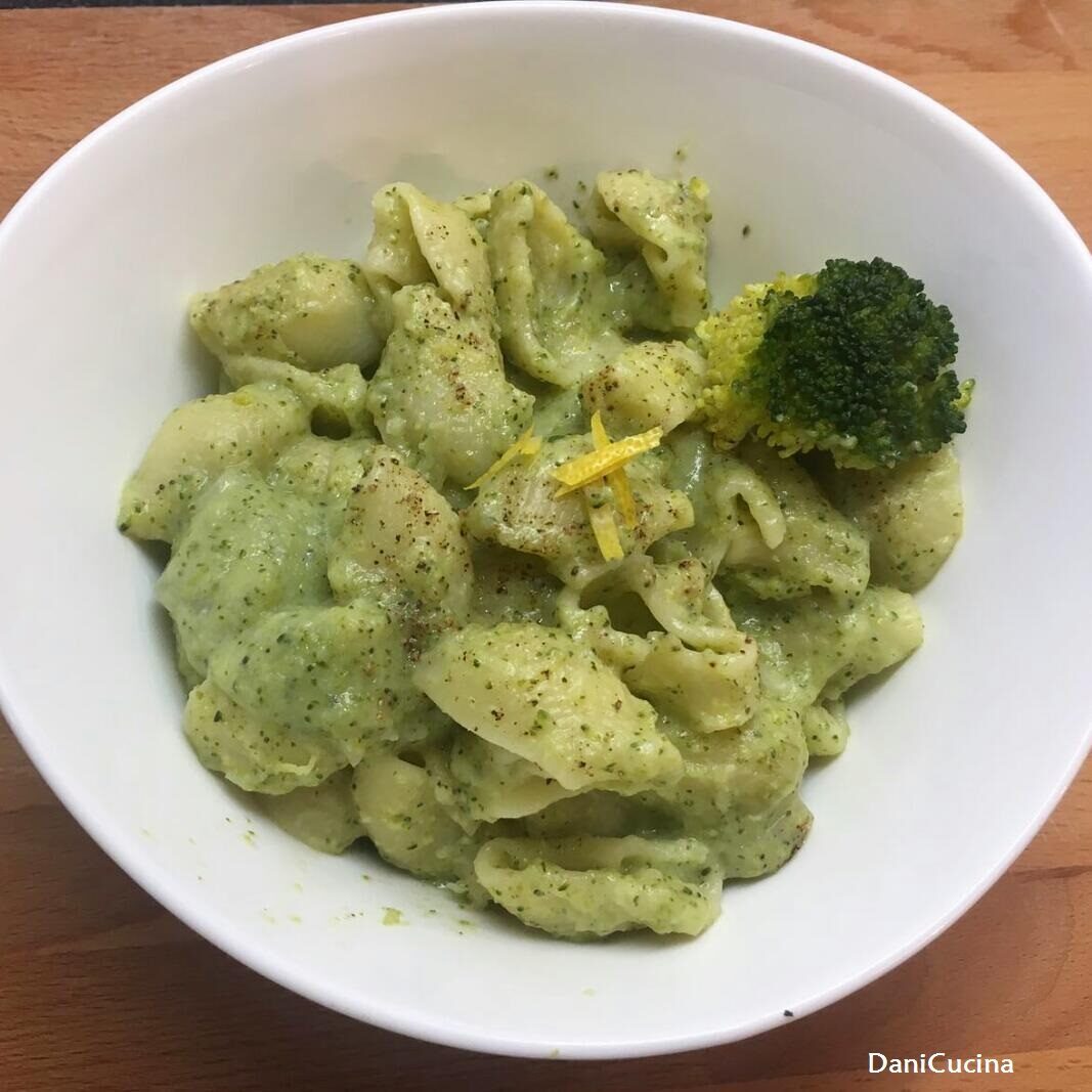 Pasta alla crema di broccoli e limone