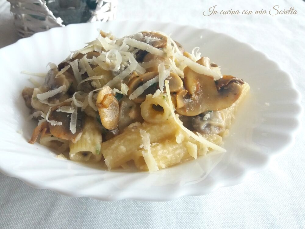 Pasta alla crema di cavolfiori e funghi