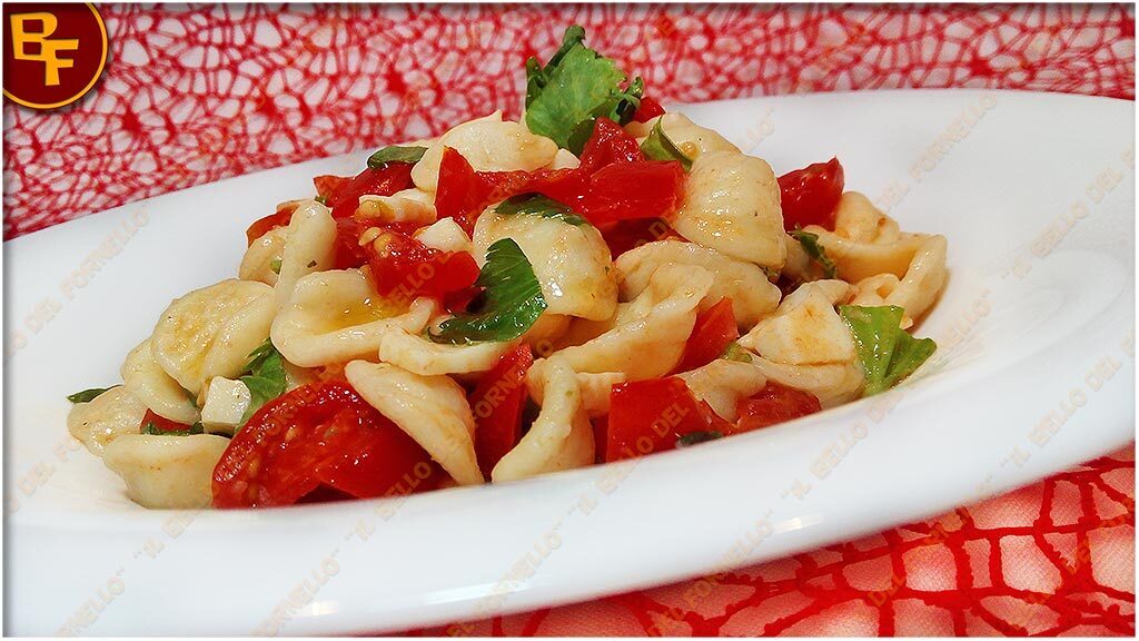 Pasta alla crudaiola tricolore