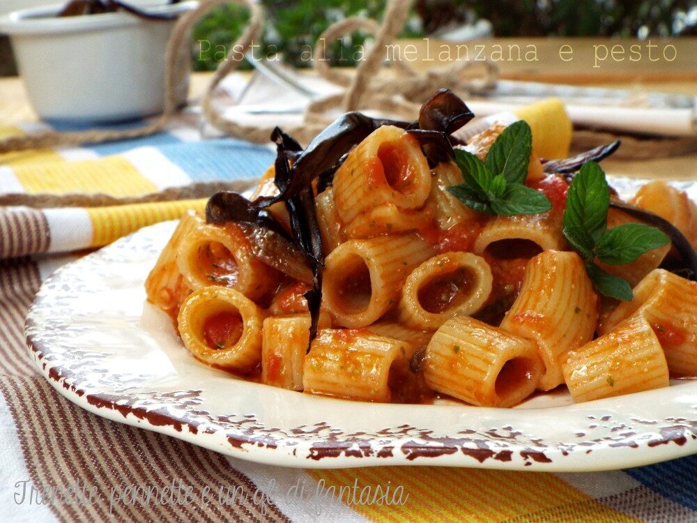Pasta alla melanzana e pesto