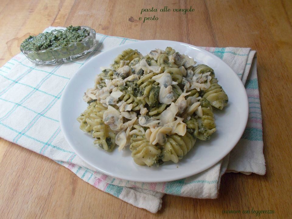 Pasta alle vongole e pesto