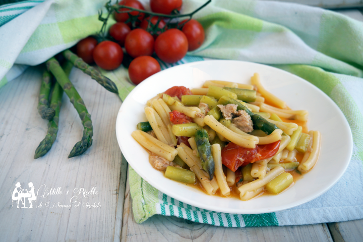 Pasta asparagi e tonno