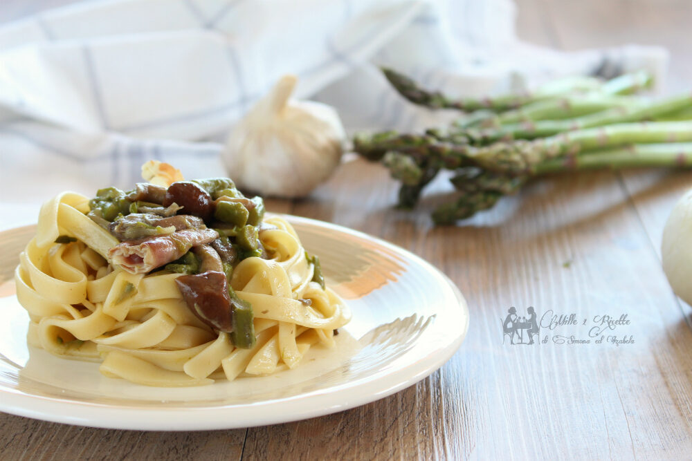 Pasta asparagi, funghi e prosciutto crudo