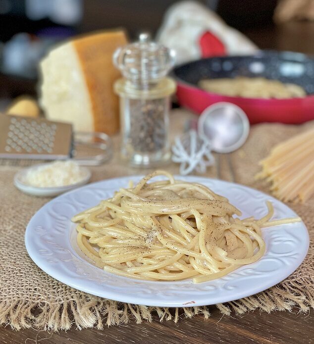 Pasta cacio e pepe