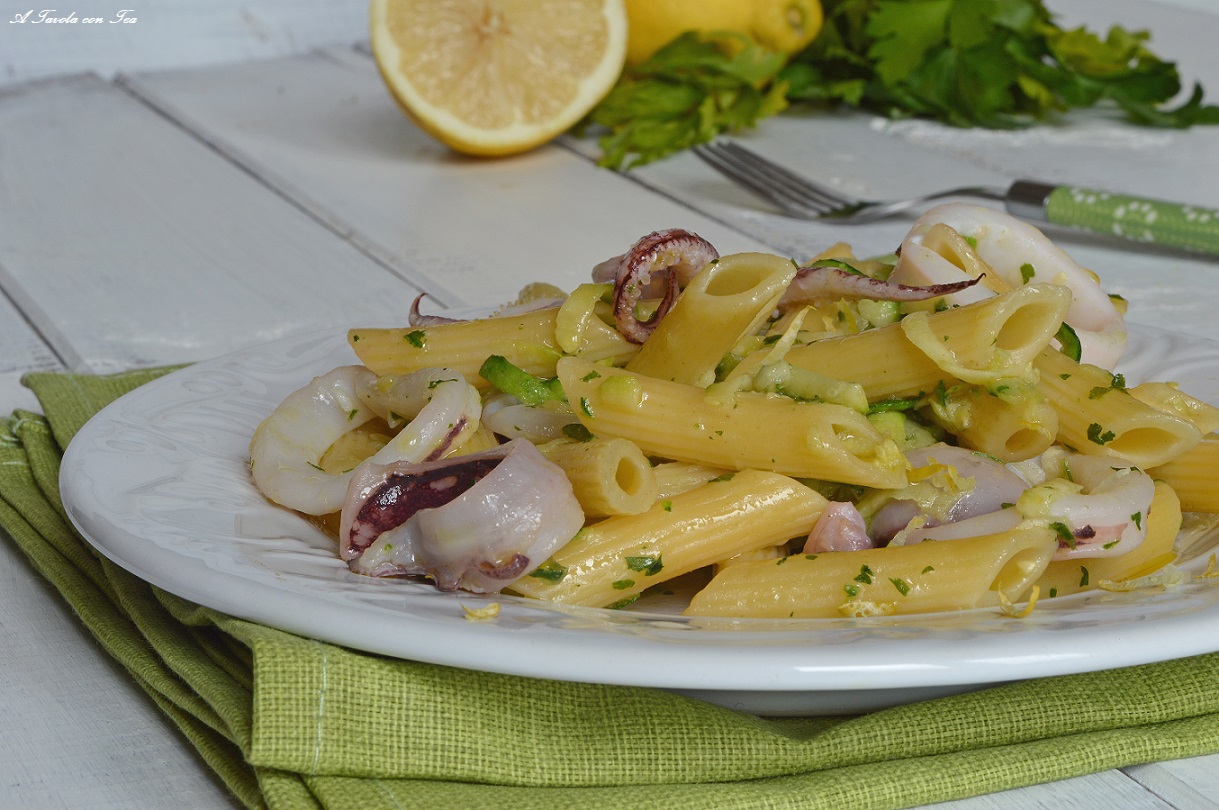 Pasta calamari e zucchini ricetta