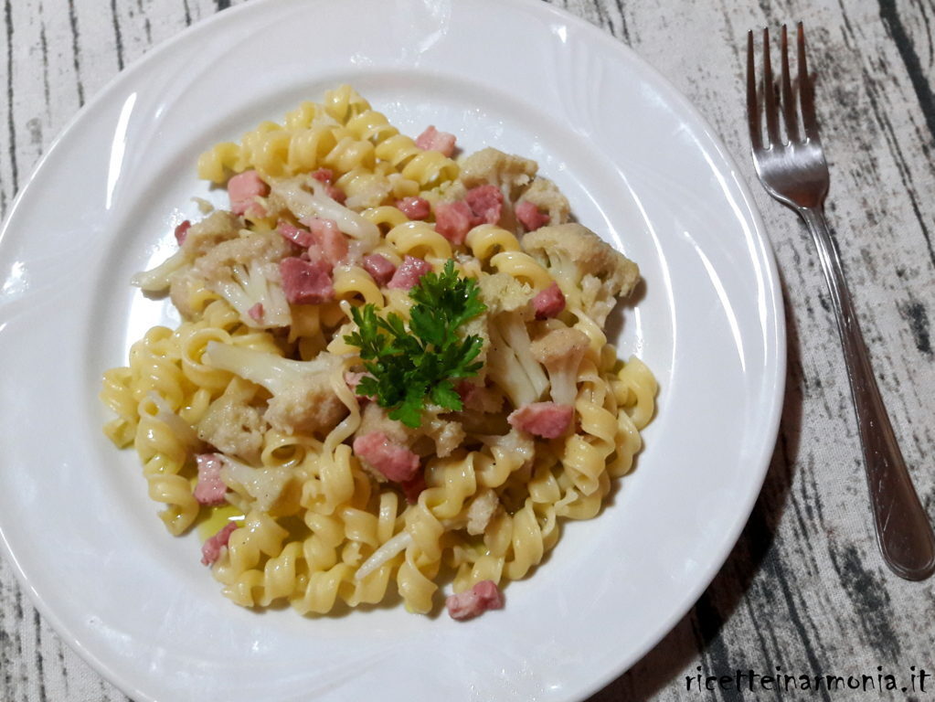 Pasta cavolfiore e pancetta