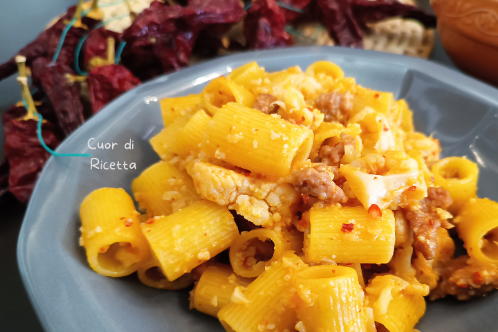 Pasta cavolfiore e salsiccia