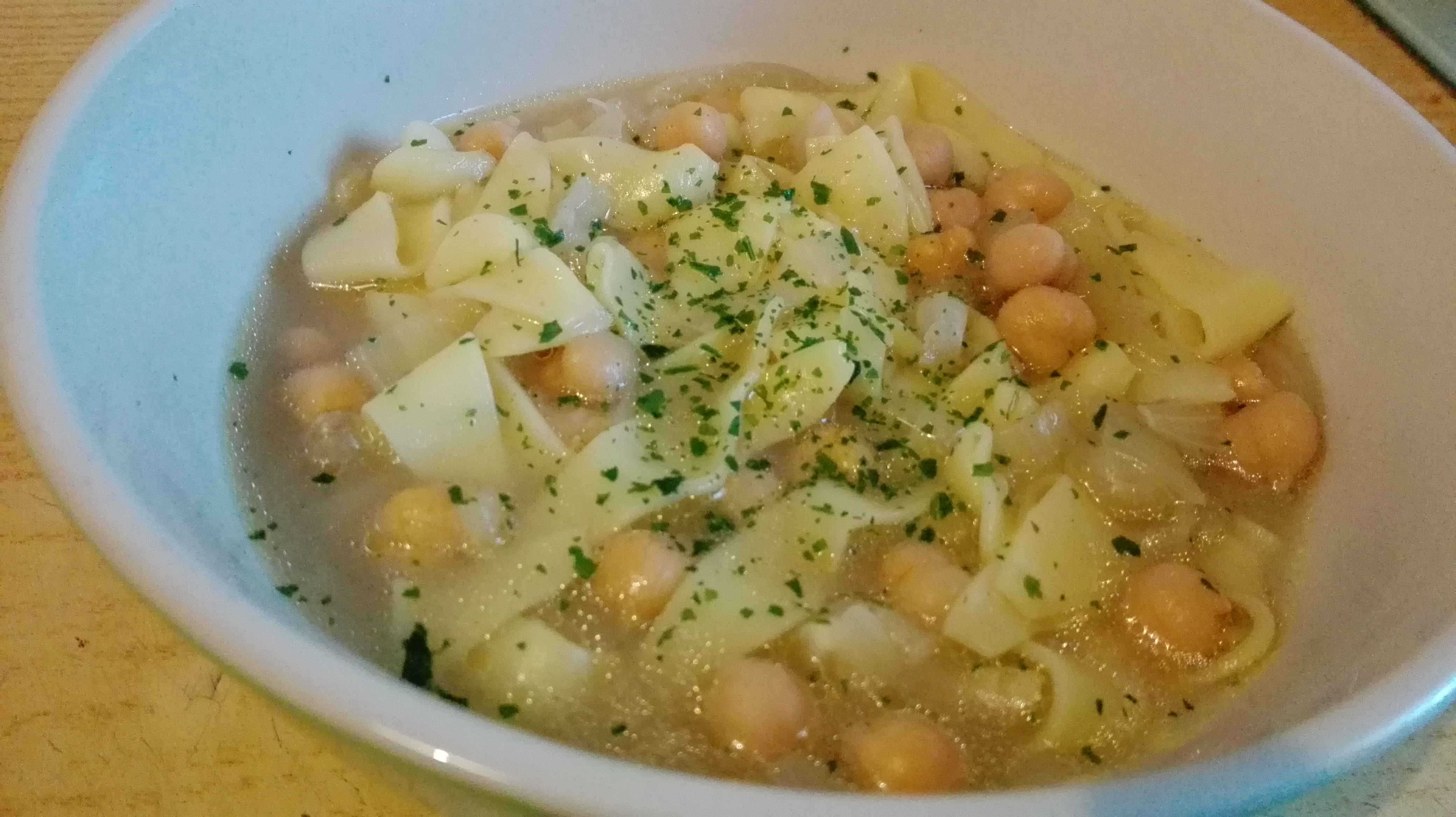 Pasta, ceci e cipolla