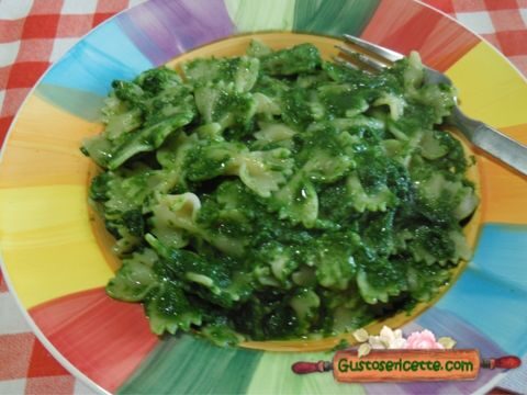 Pasta cicoria e gorgonzola blu di capra