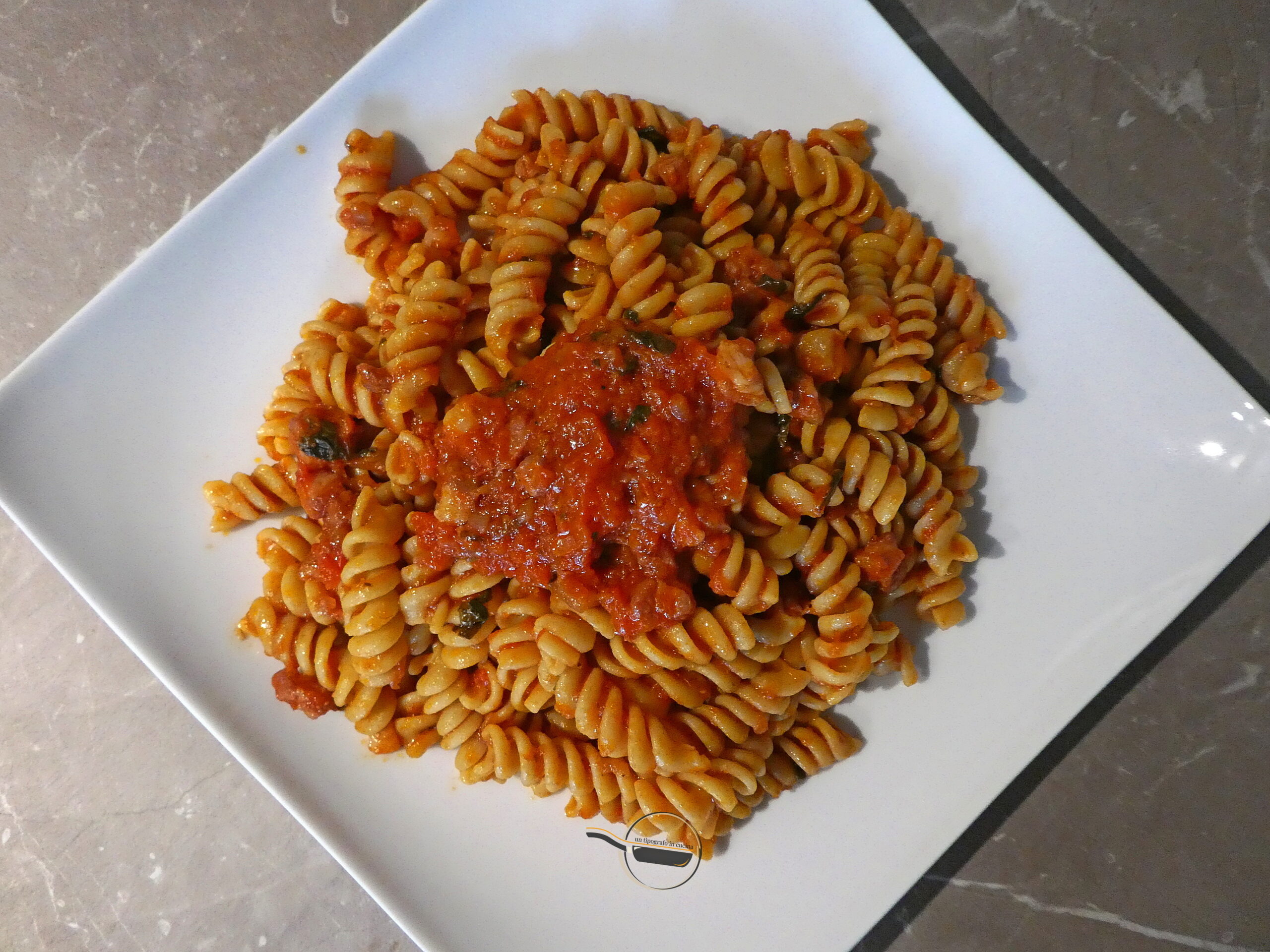 Pasta cipolle, pancetta e pomodoro…