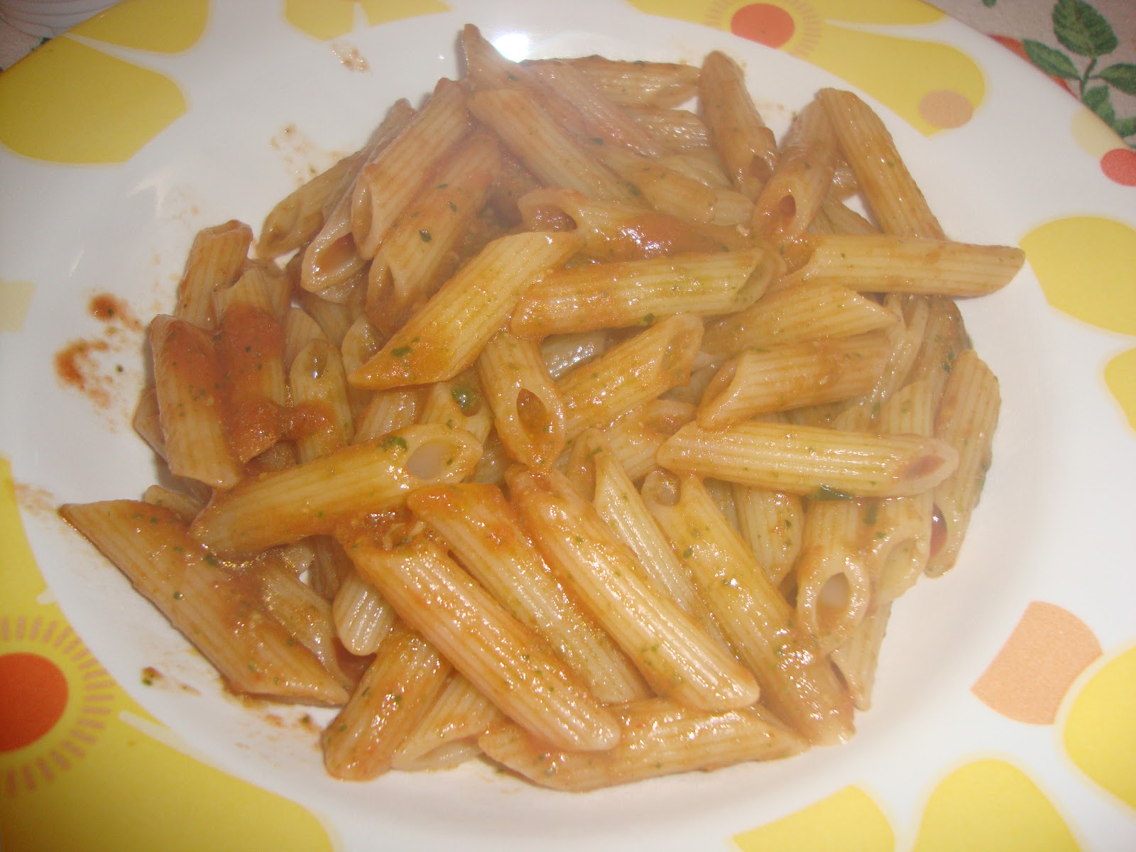 Pasta col pomodoro e pesto