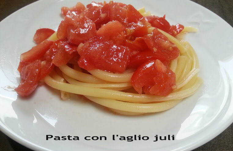 Pasta con aglio e pomodori