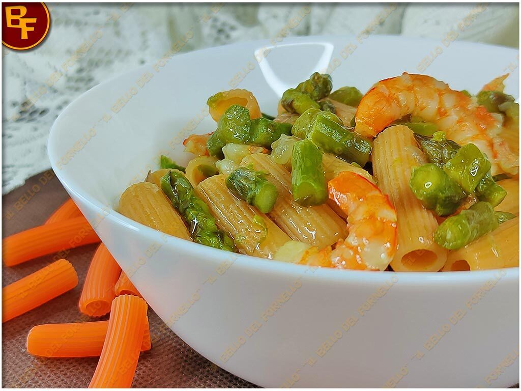 Pasta con asparagi e gamberetti