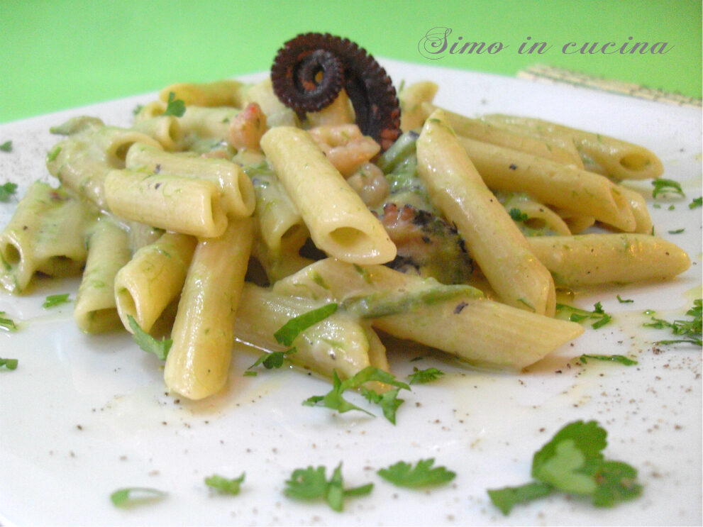Pasta con asparagi polpo e gamberetti