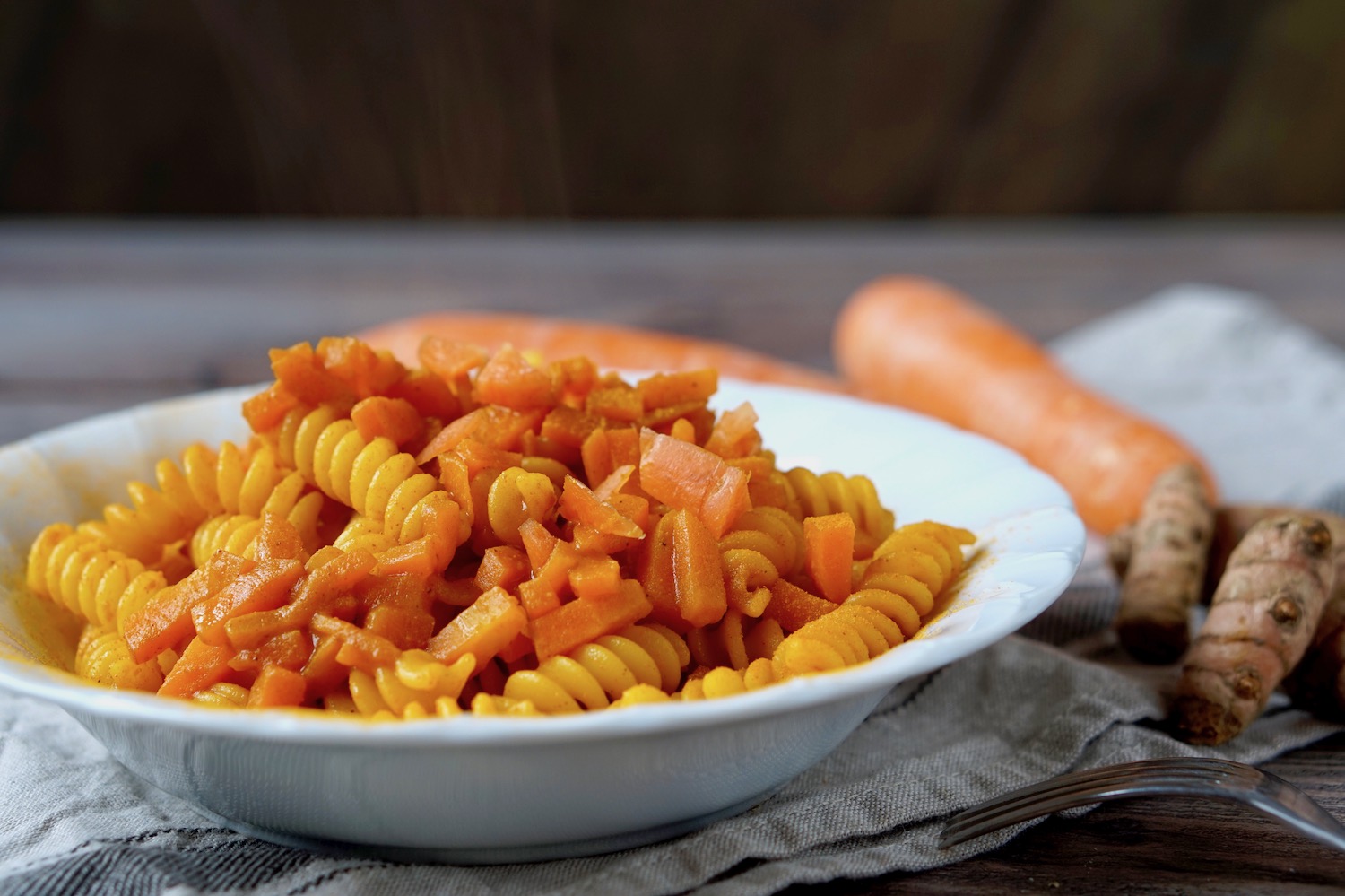 Pasta con carote e curcuma