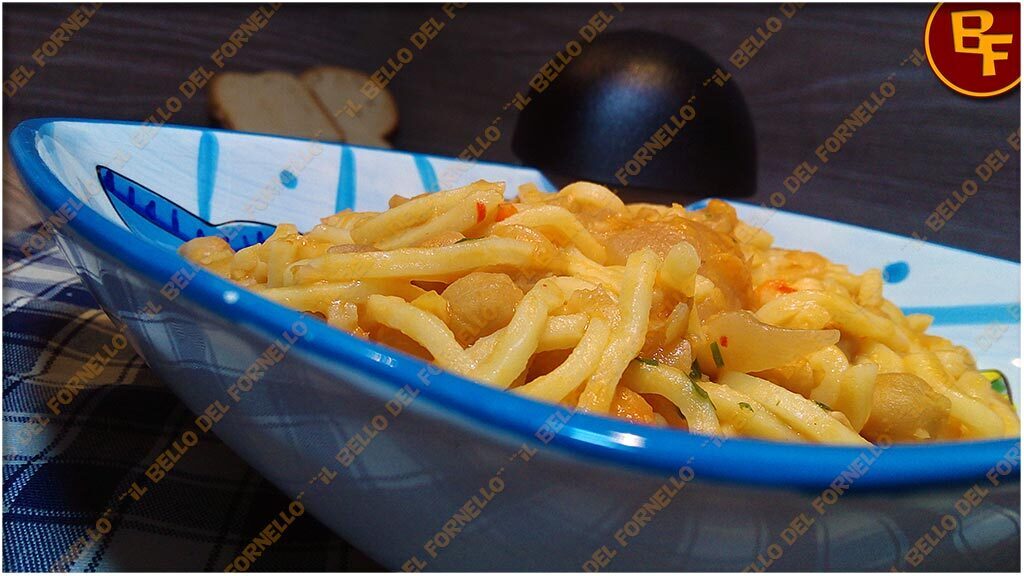 Pasta con ceci e cotenna di maiale