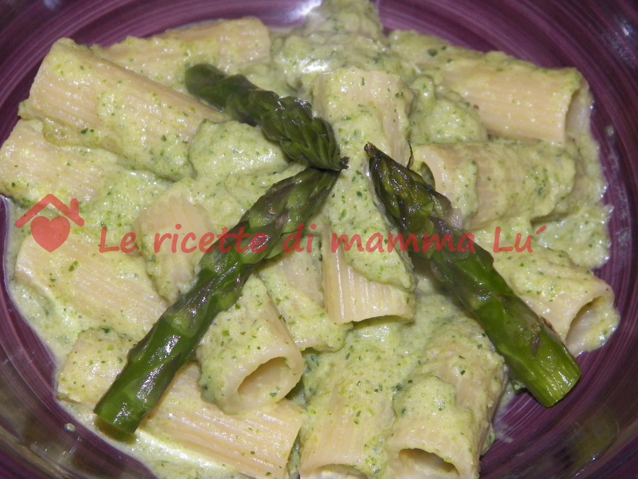 Pasta con crema di asparagi e zucchine